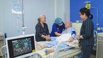 Cụ ông 105 tuổi gẫy xương đùi phẫu thuật thành công