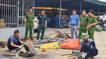 Công an huyện Lục Nam tiêu hủy hàng loạt vũ khí, pháo nổ