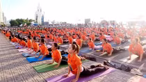 1.200 người đồng diễn Yoga tại Nha Trang