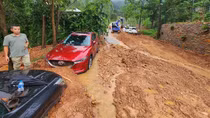 Miền Bắc mưa lớn diện rộng, cảnh báo lũ quét