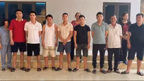 Nhóm đối tượng tổ chức chơi xóc đĩa giữa đêm