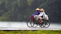 Miền Trung mưa lớn, Hà Nội nắng đẹp
