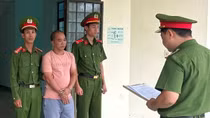 Thua bạc, thuê ô tô lái đi cầm cố