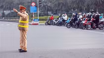 CSGT Hà Nội tăng cường lực lượng, phòng ngừa ùn tắc giao thông dịp cuối năm