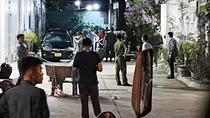 Xe hơi phát nổ, một phụ nữ trong ô tô bị bỏng nặng