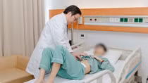 Cuộc giải cứu ngoạn mục chàng trai 19 tuổi khỏi khối u xương khổng lồ
