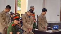 4 bị cáo lĩnh hơn 10 năm tù vì dàn dựng hình ảnh CSGT nhận hối lộ để tống tiền