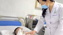 Bé trai bị nhầm thành gái khi "vùng kín" có những bất thường