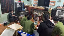 Bắt sòng bạc, phát hiện ổ pháo lậu