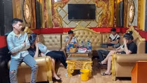 7 thanh niên phê ma tuý trong quán karaoke lúc rạng sáng