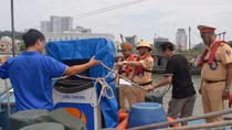 Công an các địa phương giúp dân tránh bão Talim