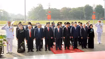 Lãnh đạo Đảng, Nhà nước và Bộ Công an vào Lăng viếng Chủ tịch Hồ Chí Minh