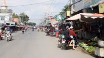 Dung hòa giữa vỉa hè cho người đi bộ với vấn đề kinh tế, văn hóa