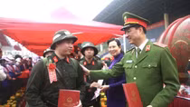 Thứ trưởng Nguyễn Duy Ngọc dự Lễ giao nhận quân tại tỉnh Hà Nam