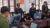 Truy bắt nhóm buôn ma túy dùng hàng nóng