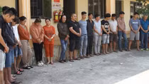 Triệt phá sòng bạc trong quán cà phê, tạm giữ 20 người