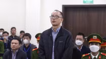Xét xử 7 cán bộ ngân hàng cho doanh nhân vay hàng trăm tỷ đồng rồi “biến mất”