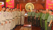 Ty Công an tỉnh Prây Veng chúc Tết Công an Đồng Tháp