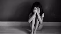Giao cấu với nữ sinh 15 tuổi rồi bỏ trốn