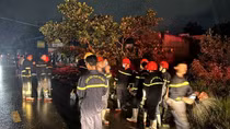Xúc động hình ảnh chiến sĩ Cảnh sát cứu cháu bé khỏi đám cháy