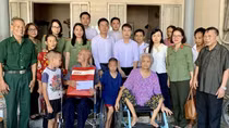 Hội Phụ nữ, Công đoàn Cục Truyền thông CAND tri ân, tặng quà các cựu chiến binh và nạn nhân chất độc da cam