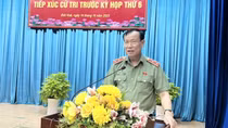 Đồng chí Lê Tấn Tới tiếp xúc cử tri 2 huyện của tỉnh Long An