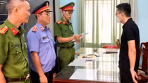 Lợi dụng lòng tin người gửi tiền, cựu nhân viên ngân hàng lừa đảo chiếm đoạt hơn 5 tỉ đồng