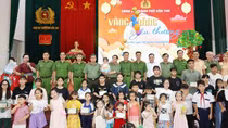 Công an TP Cần Thơ tổ chức Tết Trung thu cho các cháu thiếu nhi mồ côi