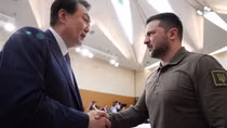 Tổng thống Hàn Quốc bất ngờ tới Ukraine