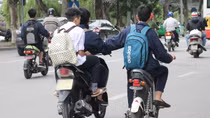 Xử lý nghiêm các học sinh điều khiển mô tô, xe gắn máy khi chưa đủ tuổi