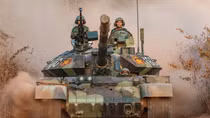 Ngắm dàn cua thép T-54 của Việt Nam sau khi được "cải lão hoàn đồng"
