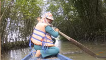 Người đàn bà giữ rừng