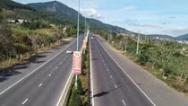 Dùng Flycam ngăn chặn xây dựng công trình chờ bồi thường làm đường cao tốc
