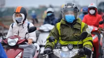 Miền Bắc đón đợt không khí lạnh nhất đầu mùa, miền Trung cảnh báo lụt
