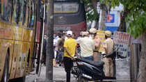 TP Hồ Chí Minh: Vận tải khách biến tướng vẫn hoạt động công khai