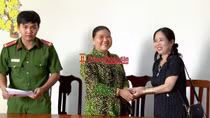 Nhặt được dây chuyền vàng trị giá trên 100 triệu đồng tìm người trả lại