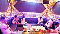 Hàng chục nhân viên và khách karaoke dương tính với ma túy