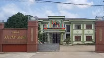 Dùng xô để đong gạo hỗ trợ, cán bộ xã bị kỷ luật