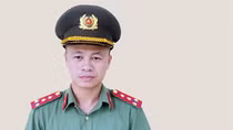 Đại úy Công an kịp thời cứu cháu bé bị đuối nước ở hồ Dục Quang