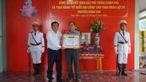 Trao Bằng Tổ quốc ghi công cho thân nhân Liệt sĩ Nguyễn Xuân Hào