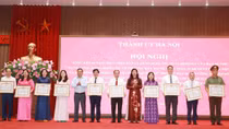 Lồng ghép các chỉ tiêu về bình đẳng giới trong quá trình xây dựng, phát triển kinh tế - xã hội
