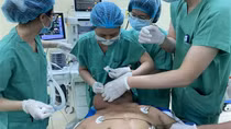 Phẫu thuật lấy khối u 4kg ra khỏi người đàn ông bị "cổ áo Madelung"