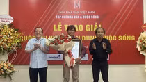Trao giải cuộc thi viết “Chân dung cuộc sống”