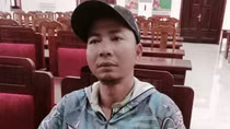 Phát hiện vợ ngoại tình, vác súng bắn chết tình địch