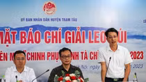 "Bước chân trên mây": Giải leo núi dành cho báo giới
