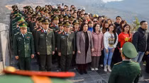 Thiêng liêng lễ chào cờ, báo công tại Cột cờ Lũng Cú