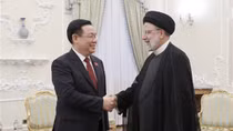 Chủ tịch Quốc hội Vương Đình Huệ hội kiến Tổng thống Iran Ebrahim Raisi