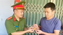 "Móc khoá đảm bảo ANTT" - Sáng kiến hay của Công an xã Tri Phương