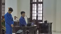 Hai cán bộ CDC Quảng Trị lãnh án