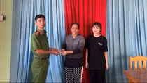 Nữ sinh không tham của rơi, trả lại tài sản cho du khách